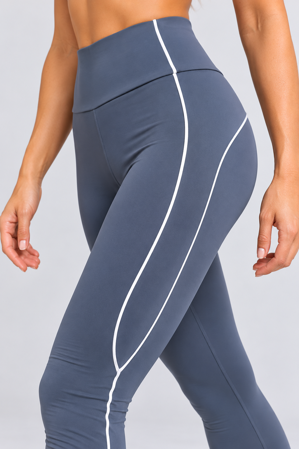 M Active Contrast Piping Mid Legging